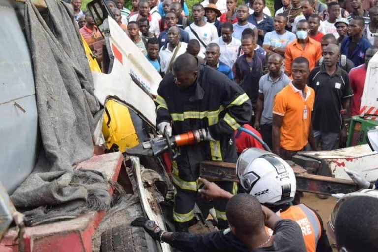 Driver runs into traders at Suame, leaving one dead and two injured.