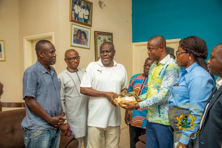 Sports Ministry Finally Supports Ailing Sellas Tetteh With GHc50,000 To Pay Medical Expenses