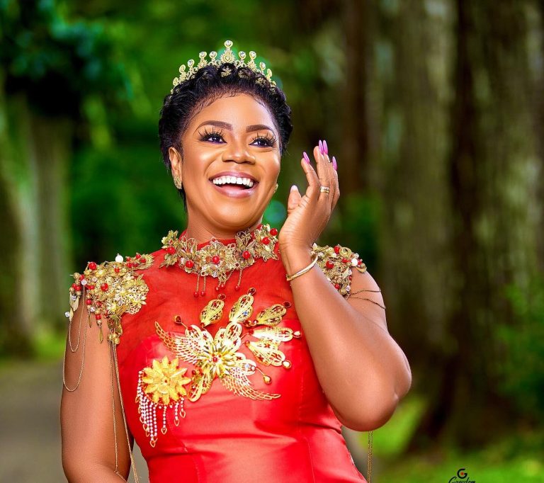 I've Faith I'll Be Crown VGMA Artiste of the Year – Esther Piesie