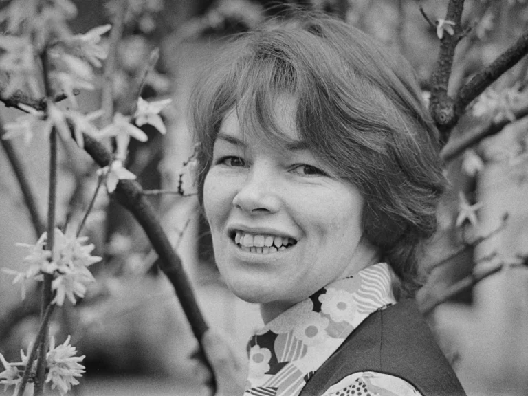 Who is Glenda Jackson, life experience, date of death