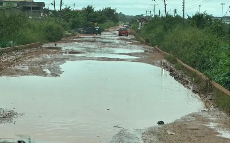 Papa Kwasi Nduom laments over abandoned Elmina Castle Road developing potholes