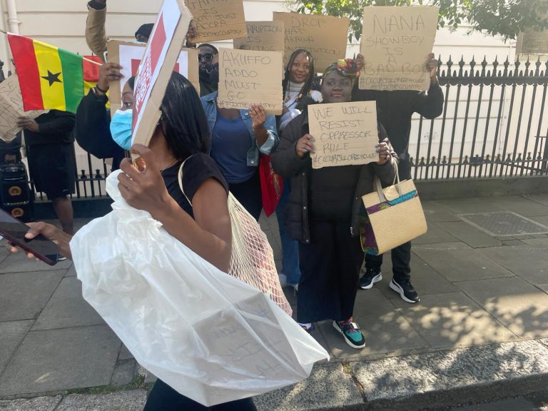 #OcccupyJulorbiHouse protesters clash with pro-government group in London during demo