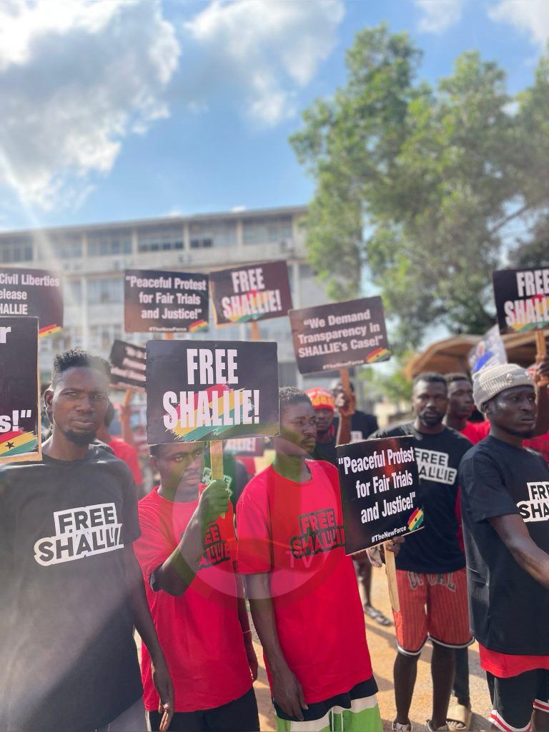 Shalimar Abbiusi: Supporters of 'The New Force' storm Kaneshie District Court to demand release of spokesperson - PHOTOS