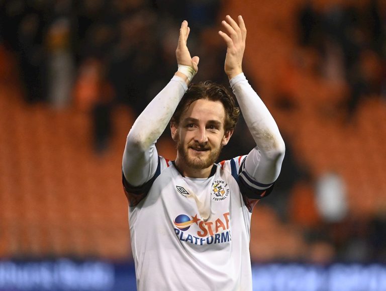 Heartbreaking as Luton Town captain Tom Lockyer collapses on the pitch - VIDEO