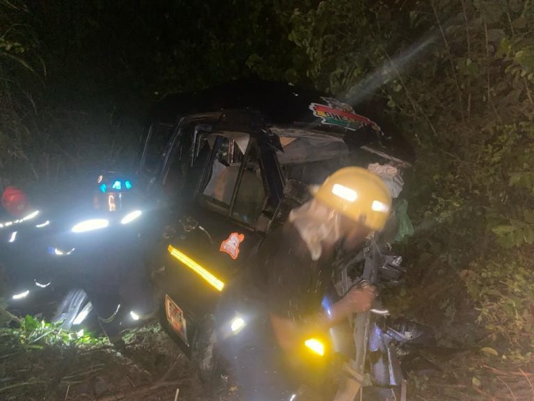 The Ghana Police Service has disclosed that the carelessness of a commercial passenger mini-bus driver identified as Yaw Egyiri has caused the death of some twenty-one (21) passengers and injured many more travelling on the Kumasi-Accra highway last Friday March 15.