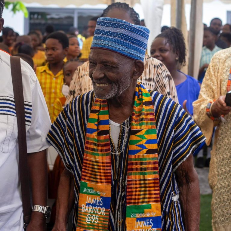 eAnanse Library celebrates James Barnor